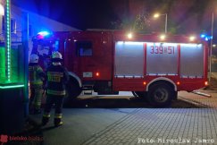 Nocny pożar hałdy tworzyw sztucznych. Udało się uniknąć dużych strat - foto
