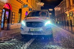 Bielskie Pogotowie Ratunkowe stawia na nowoczesność. Kupili dwa elektryczne Mercedesy - foto