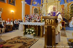 Z każdym rokiem coraz lepsi. Tłum wiernych pojawił się na góralskiej pasterce - foto i film