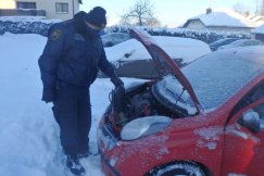 Nadciąga siarczysty mróz, lokalnie do nawet -17 st. C. Rano pomogą odpalić auto