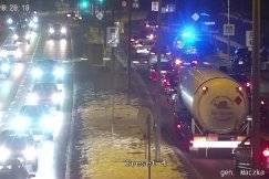 Nastolatek wbiegł na pasy. Został potrącony i ukarany mandatem przez policję - foto