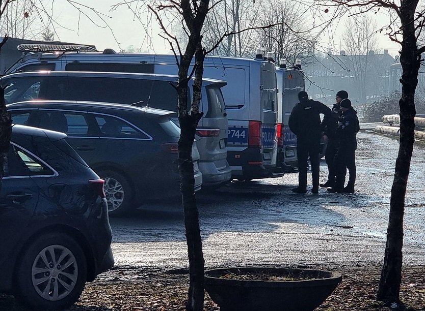 Policja zatrzymała drugiego uczestnika imprezy. Był poszukiwany listem gończym