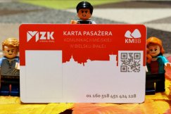 Wnioski o tańszy bilet rozpatrywane „od ręki”. Wiemy, ile wydano kart pasażera i uprawnień