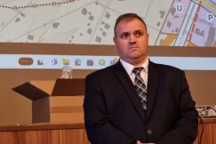Błyskawiczna kariera i równie szybki jej koniec. Były wójt zniknął z państwowych spółek