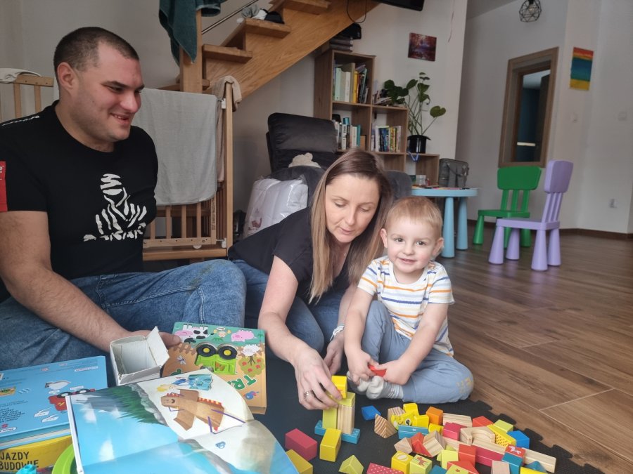 Uratować małego Kazika przed wózkiem i respiratorem. Rodzice poruszają niebo i ziemię