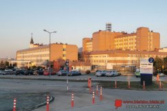 Zmiany na parkingu przy szpitalu. 20 minut bezpłatne, a potem opłata za każdą godzinę - foto
