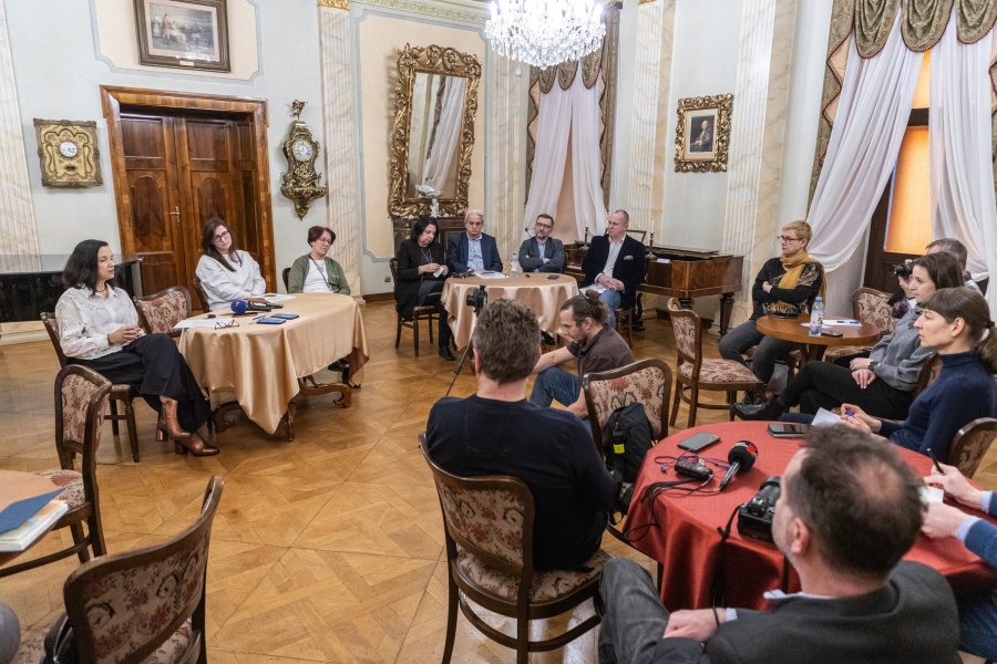 Prehistoryczne odkrycia i barokowa kobieta. Zamek zajmie się się też... muzeoterapią - foto