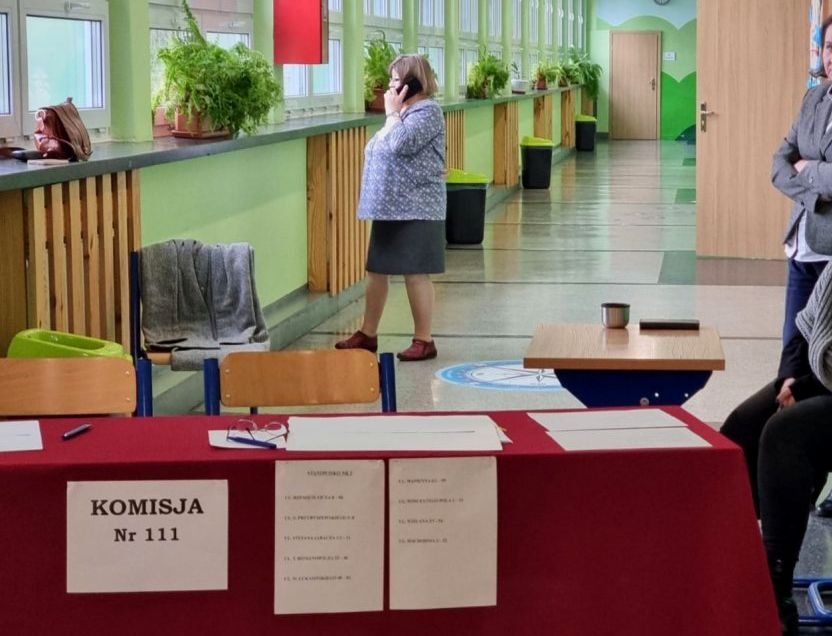 Wybory trwają, zainteresowanie nikłe. Do wieczora trwa głosowanie na bielskich osiedlach - foto