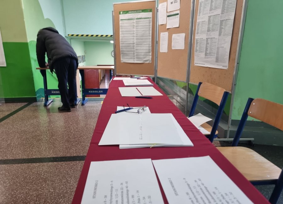 Trzeba uzbroić się w cierpliwość. Oficjalne wyniki wyborów dopiero we wtorek - foto