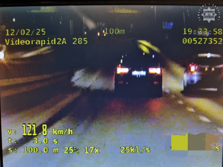 Zatrzymano kilka dowodów. Nieoznakowane BMW w akcji w alei gen. Andersa - foto