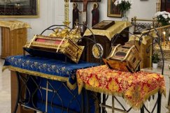 Relikwie z Włoch w Bielsku-Białej. To m.in. chusta, którą Matka Boska przykrywała głowę - foto