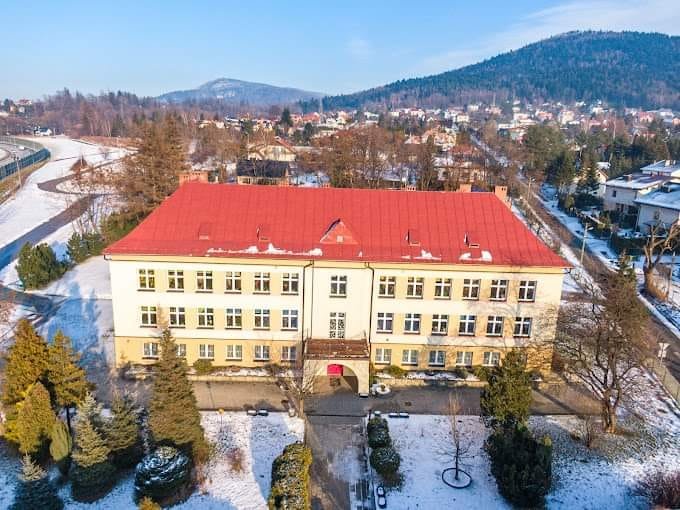 Rodzice z ostrym pismem. „Sprzeciwiamy się poszukiwaniu oszczędności kosztem dzieci”