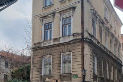 Druga próba sprzedaży zabytku. Nieco ponad pół miliona za kamienicę w centrum - foto