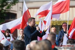 Faworyt w walce o pałac prezydencki z wizytą w Bielsku-Białej. Odwiedzi lokalną firmę