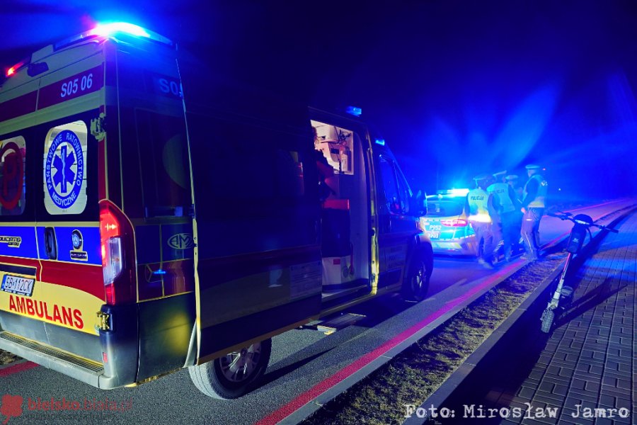 Wypadek na chodniku. Nietrzeźwy wjechał hulajnogą w pieszego! - foto