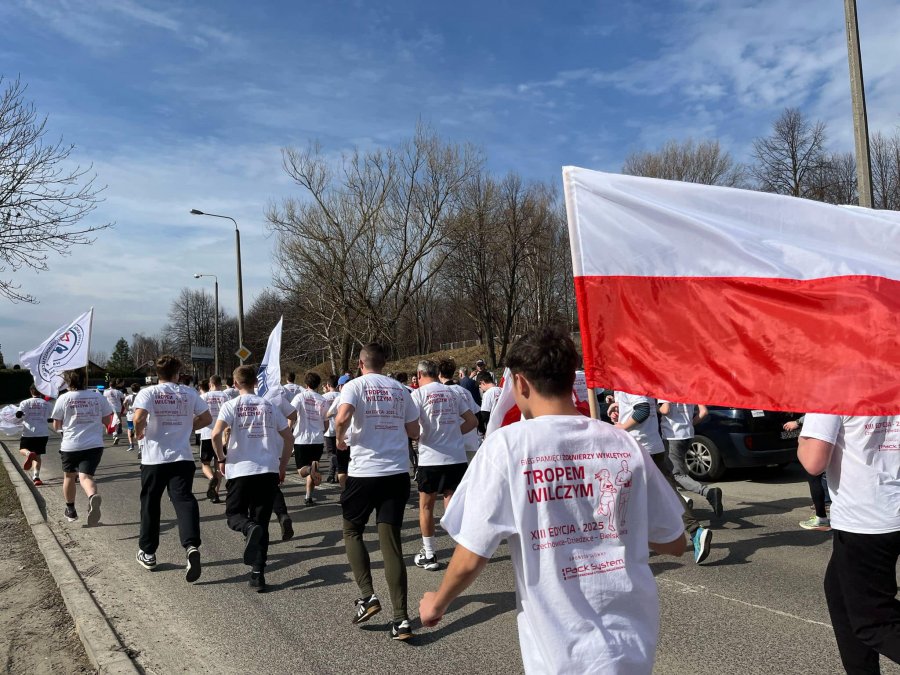 Upamiętnili żołnierzy antykomunistycznego podziemia. 200 osób pobiegło Wilczym Tropem - foto