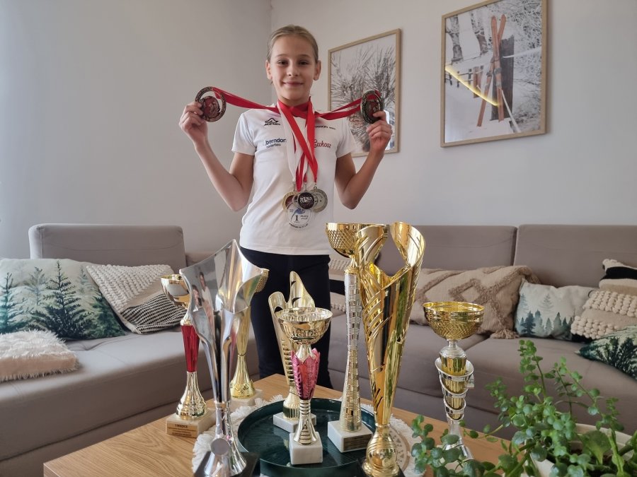 Tańcząca na kole. 12-latka jest w tym mistrzynią i wygrywa kolejne trofea - foto