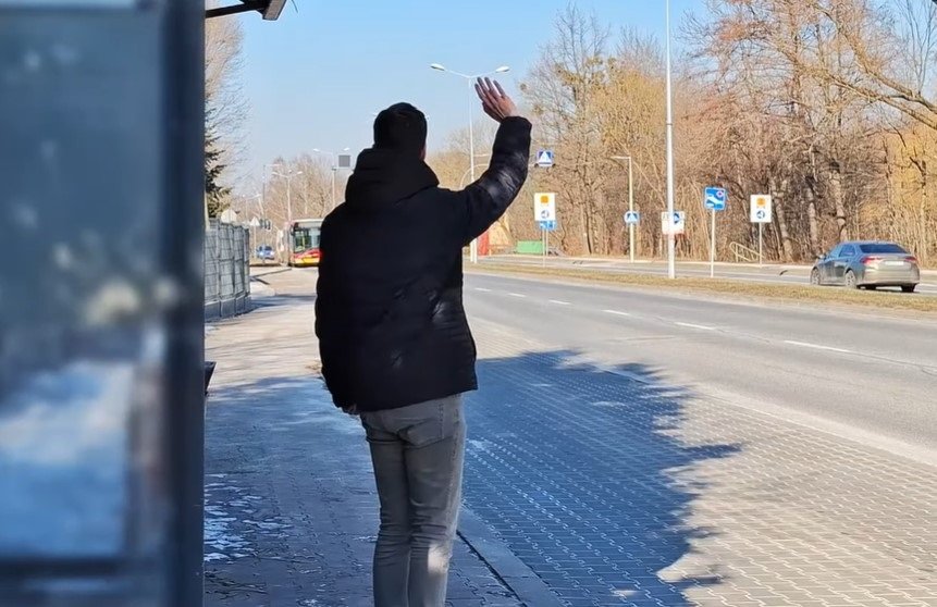 Obawy okazały się nieuzasadnione? Ani przewoźnik ani organizator nie ma skarg na nowy system