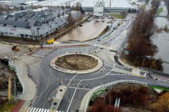 Nocna próba obciążenia nowego mostu. Ograniczenie dla pojazdów ciężarowych - foto