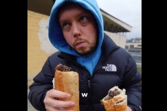Książulo testował bułkę z pieczarkami przy dworcu. Padły kontrowersyjne słowa - foto i film