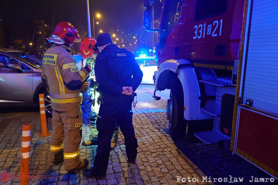 Na dwie godziny utknęli w windzie! Służby powiadomił przypadkowy przechodzień - foto
