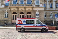 Interwencja służb ratunkowych w Ratuszu. Ratownicy wezwani do zasłabnięcia - foto
