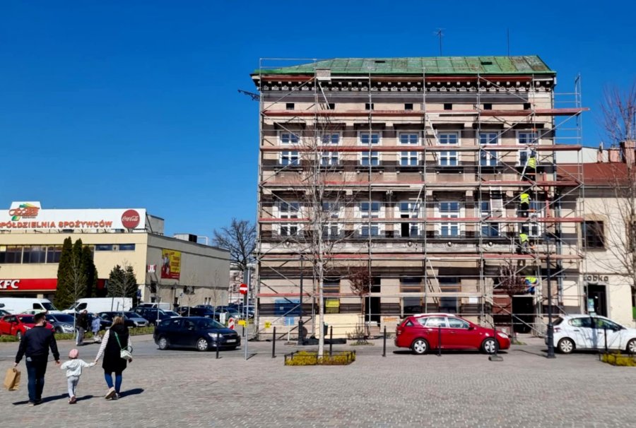 Rozpoczęli remont narożnej kamienicy. Przywrócony zostanie historyczny wygląd - foto