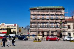 Rozpoczęli remont narożnej kamienicy. Przywrócony zostanie historyczny wygląd - foto