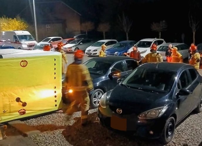 Młoda kobieta chciała wyskoczyć z okna. Następnej nocy otrzymali podobne zgłoszenie - foto