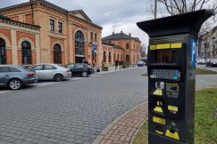 Gdzie taniej zaparkować przy dworcu? „Po tym, co zobaczyłem, zaczynam zmieniać zdanie”