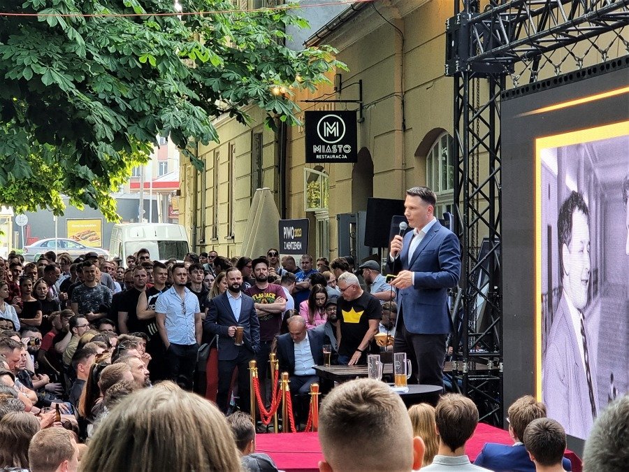 Sławomir Mentzen na finiszu kampanii przyjedzie do Bielska-Białej. Znamy datę i miejsce wiecu