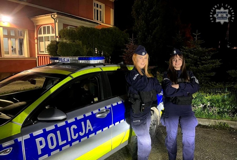 Policjantki przerwały pijacką wycieczkę. 19-latek za kierownicą, a w środku koledzy - foto