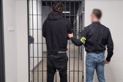 Nie dał mu papierosa. Najpierw skopał mu auto, potem rozbił butelkę na głowie - foto