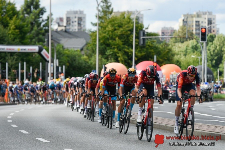 Tour de Pologne 2025. Bez mety w Bielsku-Białej, ale z walką na górskim podjeździe