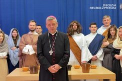 Wielkanocne życzenia biskupa. Historię Jezusa opowiedziały dzieci z parafii z diecezji WIDEO