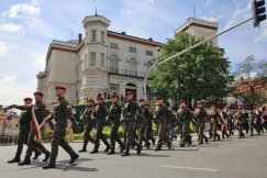 Najpierw defilada i patriotyczne pieśni. Potem wyjątkowy koncert dla wielu pokoleń PROGRAM