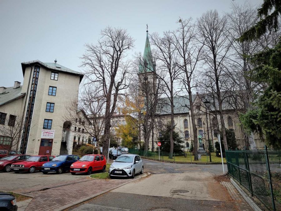 W mieście brakuje parkingów. Radni wskazują, gdzie może powstać kolejny - foto