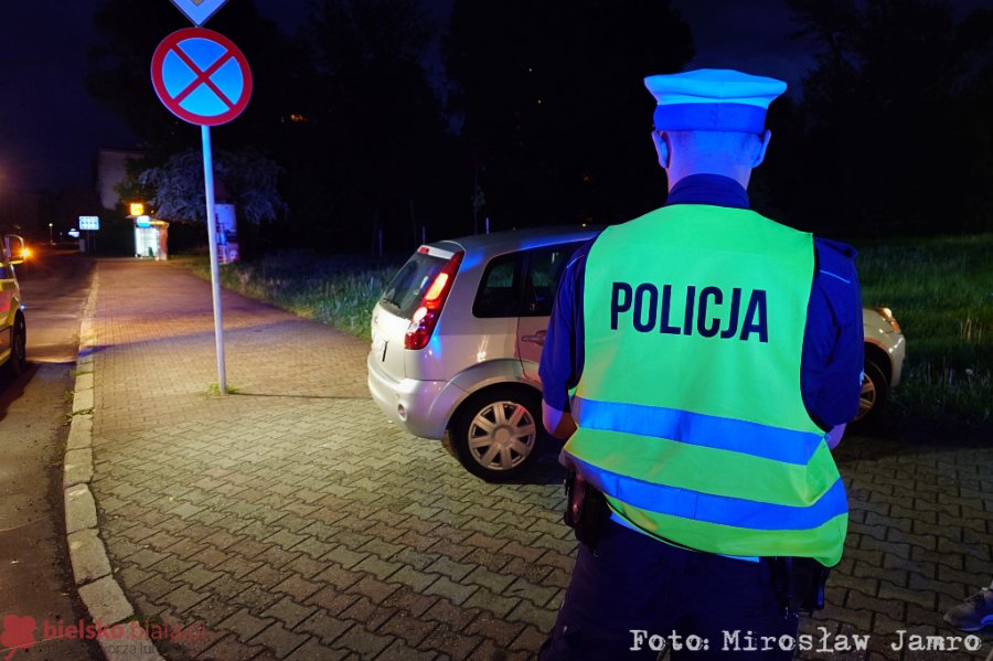 Potrącenie na przejściu. Do szpitala odwieziono mężczyznę - foto