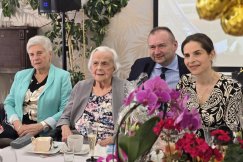Piękny jubileusz w Domu Nauczyciela. Pani Annie życzymy 200 lat! - foto