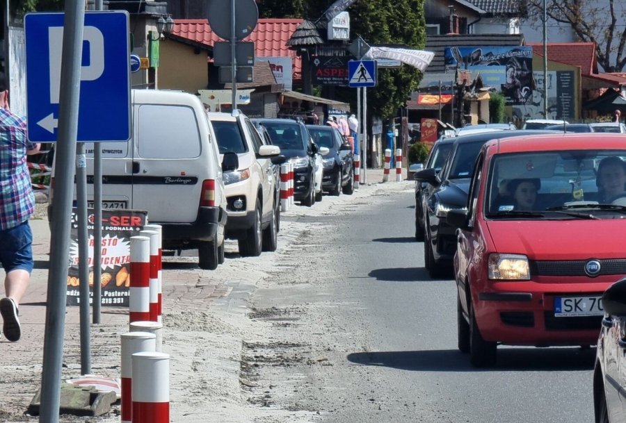 Koniec darmowego parkowania w weekendy? Samorządy liczą zyski - foto