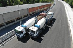 150 ton na przęśle wiaduktu. Próba generalna przebiegła zgodnie z planem - foto