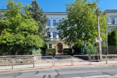 Po 14 latach trzeba naprawiać dach. To jedna z najstarszych szkół w Bielsku-Białej - foto