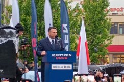 Sławomir Mentzen w Bielsku-Białej. „Tak jest ze wszystkim, za co się biorą i z PiS-u i PO” - foto