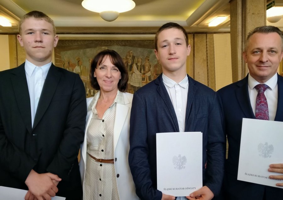 Wyróżnienia dla bielskich uczniów. Nagrody wręczała minister edukacji - foto