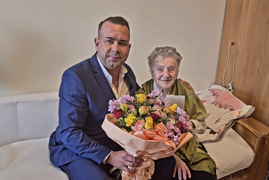 Powiększa się grono bielskich stulatków. Pani Helena ma już czworo praprawnuków - foto