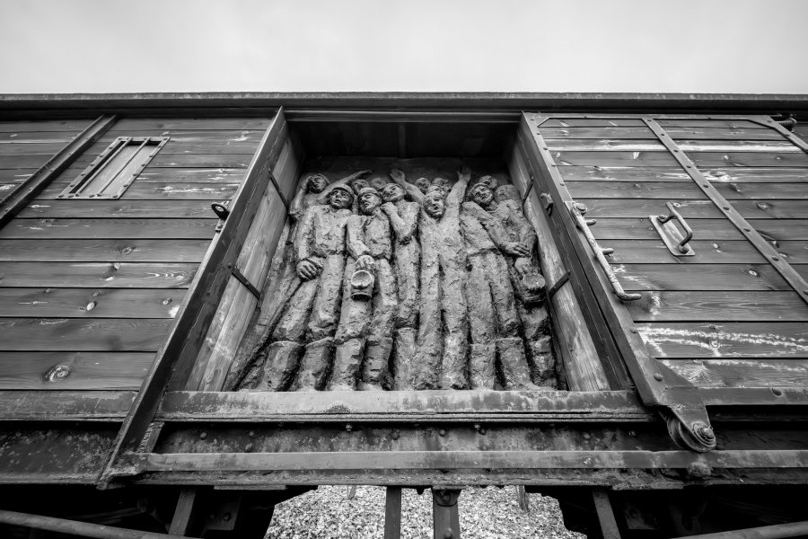 Zatrzymać można było każdego jedną decyzją. Na daleki wschód wywożono w bestialskich warunkach