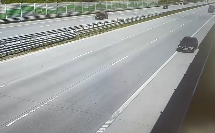 Pędził pod prąd autostradą. Auto z wiceministrem cudem uniknęło czołowego zderzenia - foto