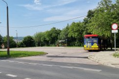 Mieszkańcy narzekają na hałas z pętli autobusowej. Będą ekrany dźwiękochłonne? - foto