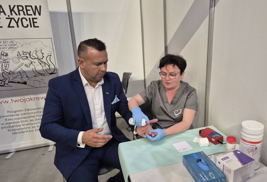 Pod Dębowcem trwają Dni Zdrowia. Można za darmo wykonać badania profilaktyczne - foto
