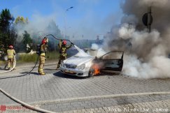 Pożar samochodu w Białej. Auto zapaliło się w trakcie jazdy i doszczętnie spłonęło - foto
